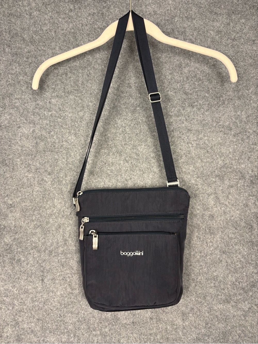 Baggallini Dark Navy Nylon Crossbody Bag Multi Pocket Travel Purse